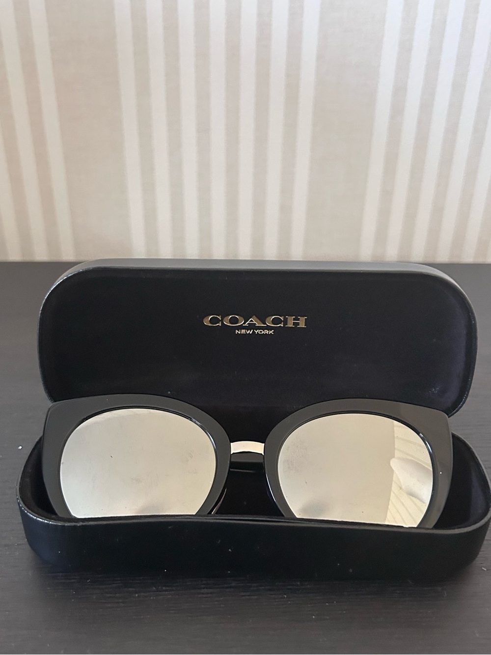 COACH Black Cat-Eye Sunglasses with Light Grey Mirrored Lenses NEW - Picture 3 of 12